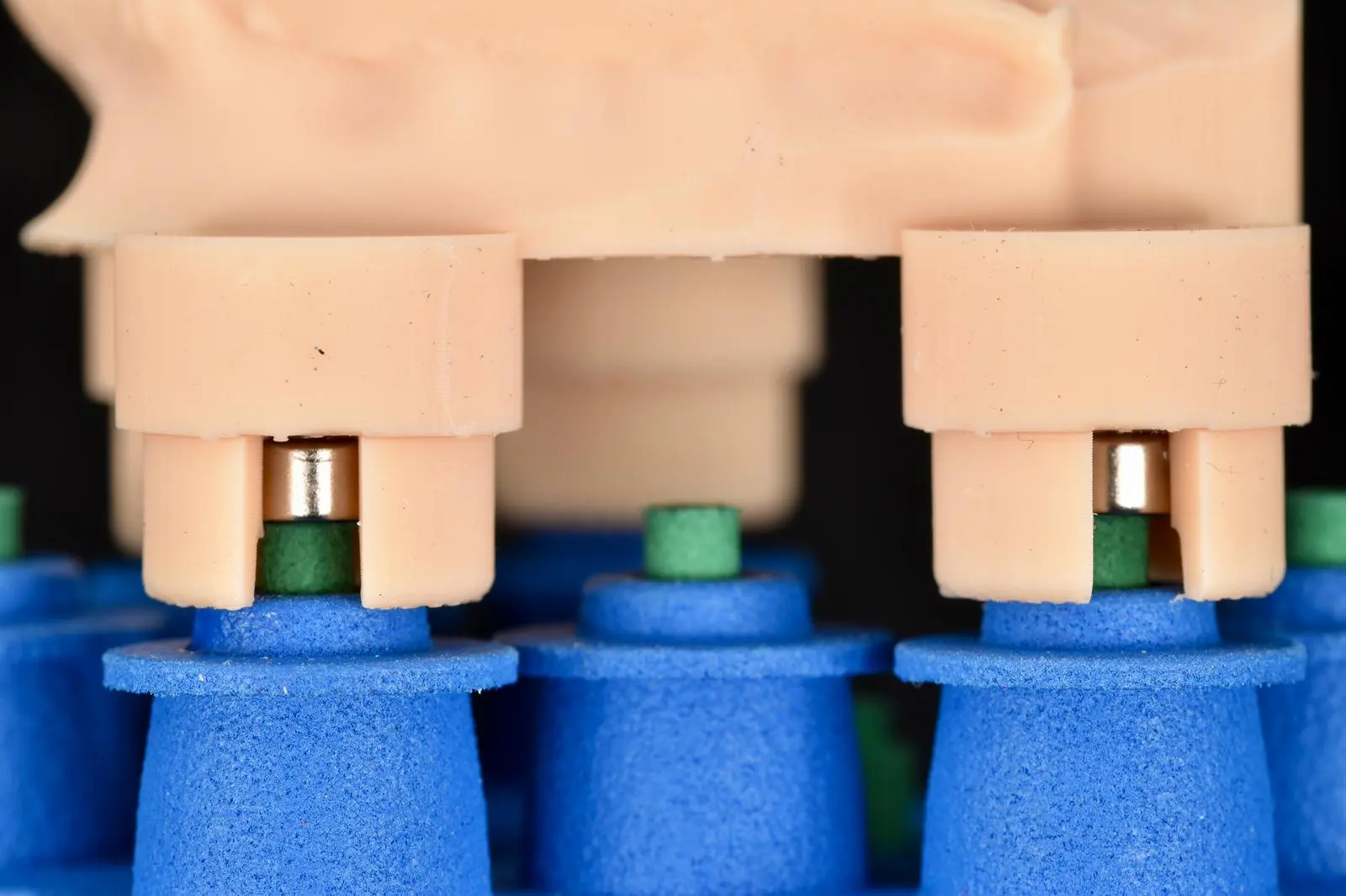 Omni GlueJet magnets seated under a printed model